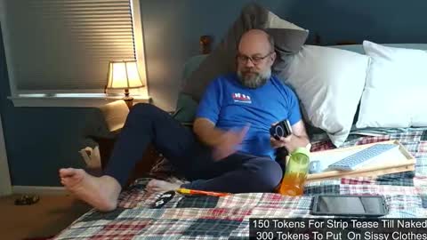 Snapshot of hairydaddybear69 chatting on February 22, 7:45 pm HairyDaddyBear69 online show from February 22, 7:45 pm