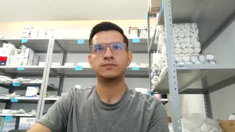 Damian online show from April 7, 1:33 pm