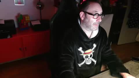 Snapshot of hairyfred73 chatting on March 12, 5:35 am hairyfred73 online show from March 12, 5:35 am