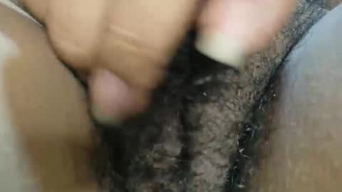 Snapshot of hairygirl83 chatting on November 7, 9:04 pm hairygirl83 online show from November 7, 9:04 pm