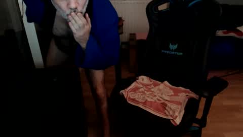 Snapshot of hairyman54 chatting on September 17, 1:51 am hairyman54 online show from September 17, 1:51 am