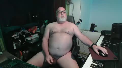 Snapshot of hairynudist1967 chatting on January 18, 3:38 pm hairynudist1967 online show from January 18, 3:38 pm