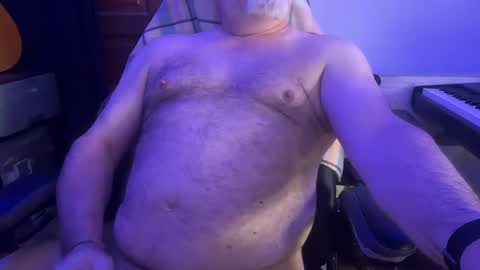 Snapshot of hairynudist1967 chatting on April 18, 1:37 pm hairynudist1967 online show from April 18, 1:37 pm