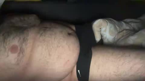 Snapshot of hairyybearrr chatting on November 18, 12:27 am Hairy Bear online show from November 18, 12:27 am