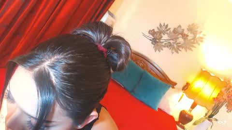 YOUR SIDECHIC HAILEY online show from April 12, 8:30 am