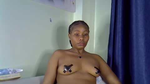 Snapshot of haizel_ebony chatting on October 23, 8:13 am haizel online show from October 23, 8:13 am