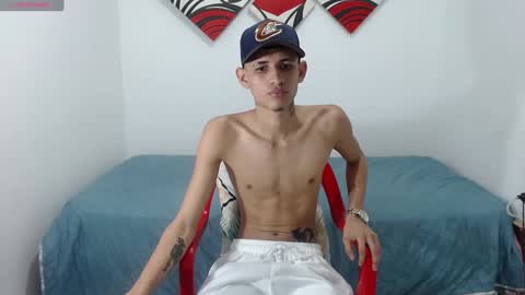 Snapshot of halan_demon chatting on December 21, 11:01 am halan_demon online show from December 21, 11:01 am