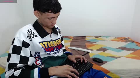 Snapshot of halan_demon chatting on February 3, 1:52 am halan_demon online show from February 3, 1:52 am