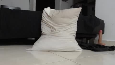 halfenaked17 online show from December 14, 1:00 am