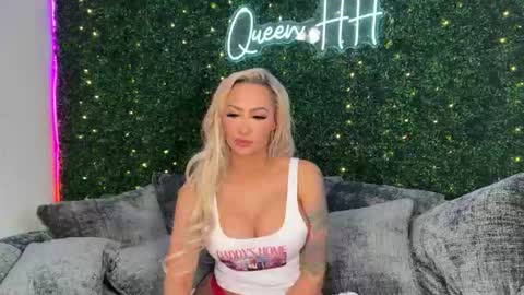 Halia Hill online show from January 6, 9:29 pm