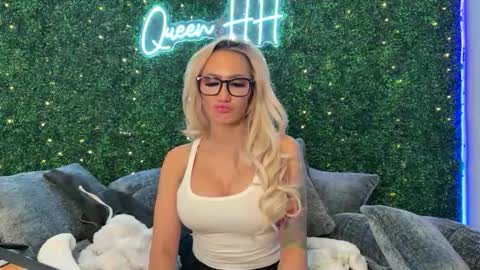 Halia Hill online show from February 22, 11:31 am