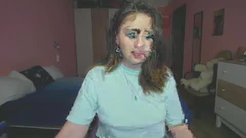 Snapshot of halleyg chatting on November 11, 11:54 am Ann online show from November 11, 11:54 am