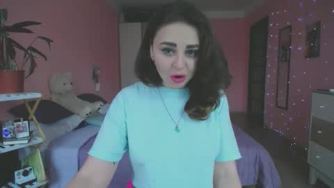 Snapshot of halleyg chatting on November 28, 9:45 am Ann online show from November 28, 9:45 am