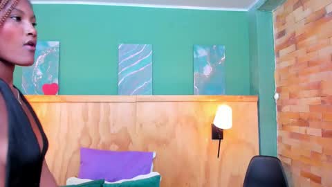 Halley Lorens online show from January 16, 7:18 pm