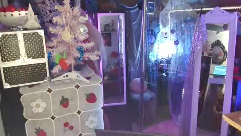 halovalentine online show from December 5, 12:41 am