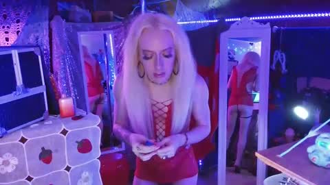 halovalentine online show from February 6, 1:49 am