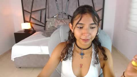 hamber_reyes online show from October 4, 12:58 pm