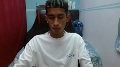 Snapshot of hamcummboy20 chatting on March 5, 5:25 am hamcummboy20 online show from March 5, 5:25 am