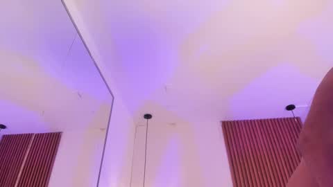 Hamilton online show from November 25, 9:15 pm