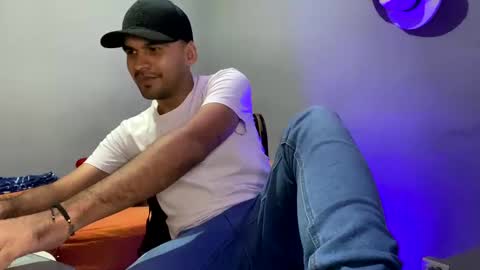 hamiltong12 online show from November 15, 5:16 am