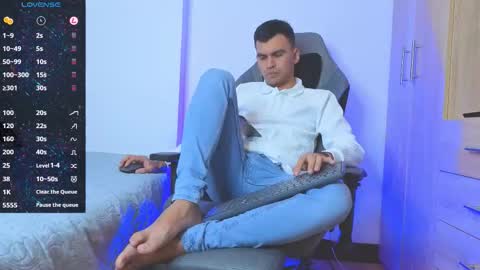 hamiltong12 online show from March 13, 11:11 pm