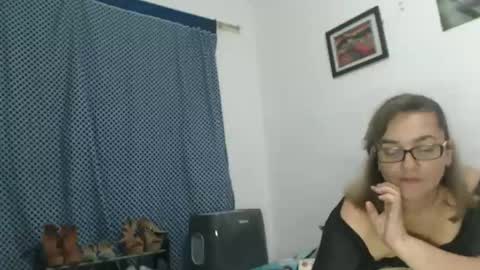 Snapshot of hammer9247 chatting on December 14, 12:11 am hammer9247 online show from December 14, 12:11 am