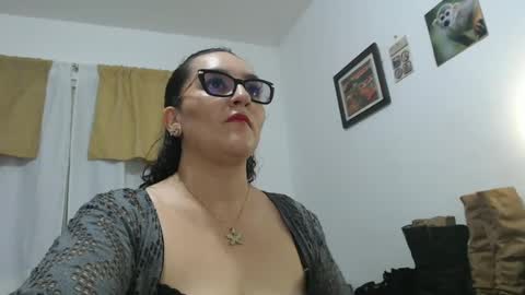 Snapshot of hammer9247 chatting on September 23, 10:24 pm hammer9247 online show from September 23, 10:24 pm