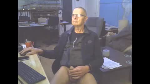 Prefer men 80 online show from December 19, 9:17 pm