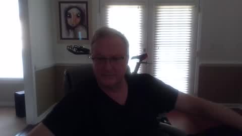 Snapshot of han63 chatting on April 3, 8:51 pm Han online show from April 3, 8:51 pm
