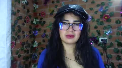 Snapshot of han_deus chatting on January 12, 7:21 am HANMy Dears make sure to follow me here create a FREE account if you dont have one and chat thank you. online show from January 12, 7:21 am