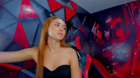 Hana and Zeta online show from December 18, 12:22 pm