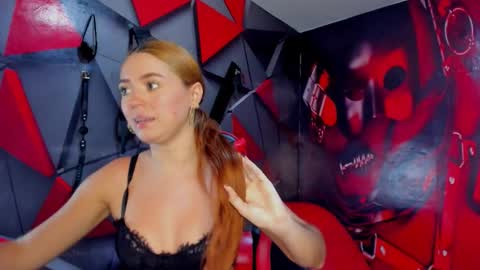 Hana and Zeta online show from December 19, 12:45 pm