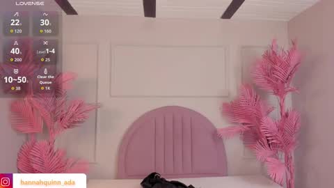 hanaahquinn online show from December 14, 11:37 am