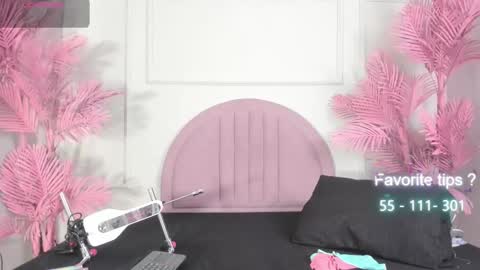 hanaahquinn online show from January 14, 11:38 am