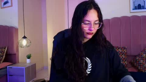 hanabie_ online show from May 2, 4:39 am