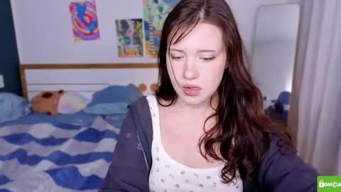 Snapshot of hanahwoods chatting on November 14, 12:42 am hanahwoods online show from November 14, 12:42 am