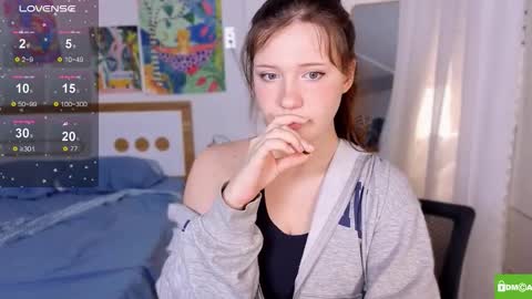 Snapshot of hanahwoods chatting on November 21, 1:26 am hanahwoods online show from November 21, 1:26 am