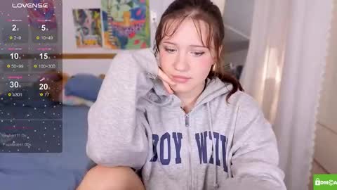 hanahwoods online show from November 21, 1:32 pm