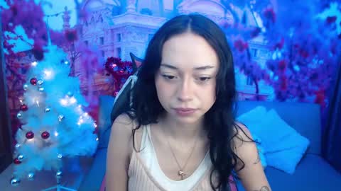 Snapshot of hanaku_8 chatting on December 7, 1:18 pm Hanaku online show from December 7, 1:18 pm