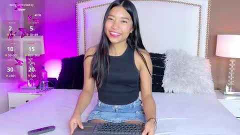 Snapshot of hanaluna chatting on February 1, 12:48 pm Hanna online show from February 1, 12:48 pm