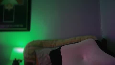 hand_banana_420 online show from October 9, 3:26 am