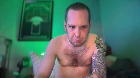 hand_banana_420 online show from May 10, 7:19 pm