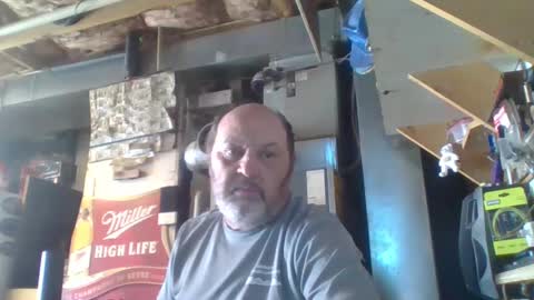 Snapshot of handiemanhere chatting on October 5, 5:11 pm naked man online show from October 5, 5:11 pm