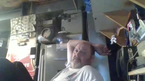 Snapshot of handiemanhere chatting on October 8, 2:14 pm naked man online show from October 8, 2:14 pm