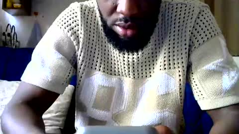 Snapshot of handsome_king30 chatting on June 23, 7:50 am handsome king online show from June 23, 7:50 am