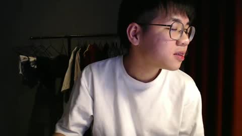 handsome_mannn online show from December 14, 2:12 am