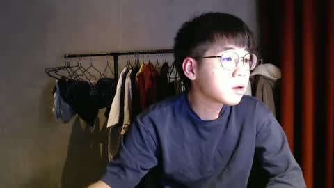 handsome_mannn online show from December 14, 7:14 pm