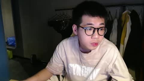 handsome_mannn online show from January 19, 1:32 am