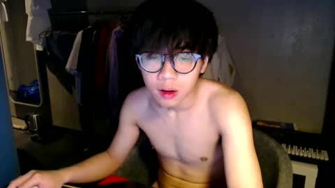 handsome_mannn online show from May 21, 10:50 pm