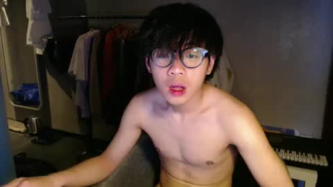 handsome_mannn online show from May 30, 7:44 pm